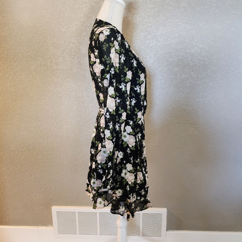Reformation Kerri Wrap Around Dress Size Medium Fot And Flare - Picture 6 of 13